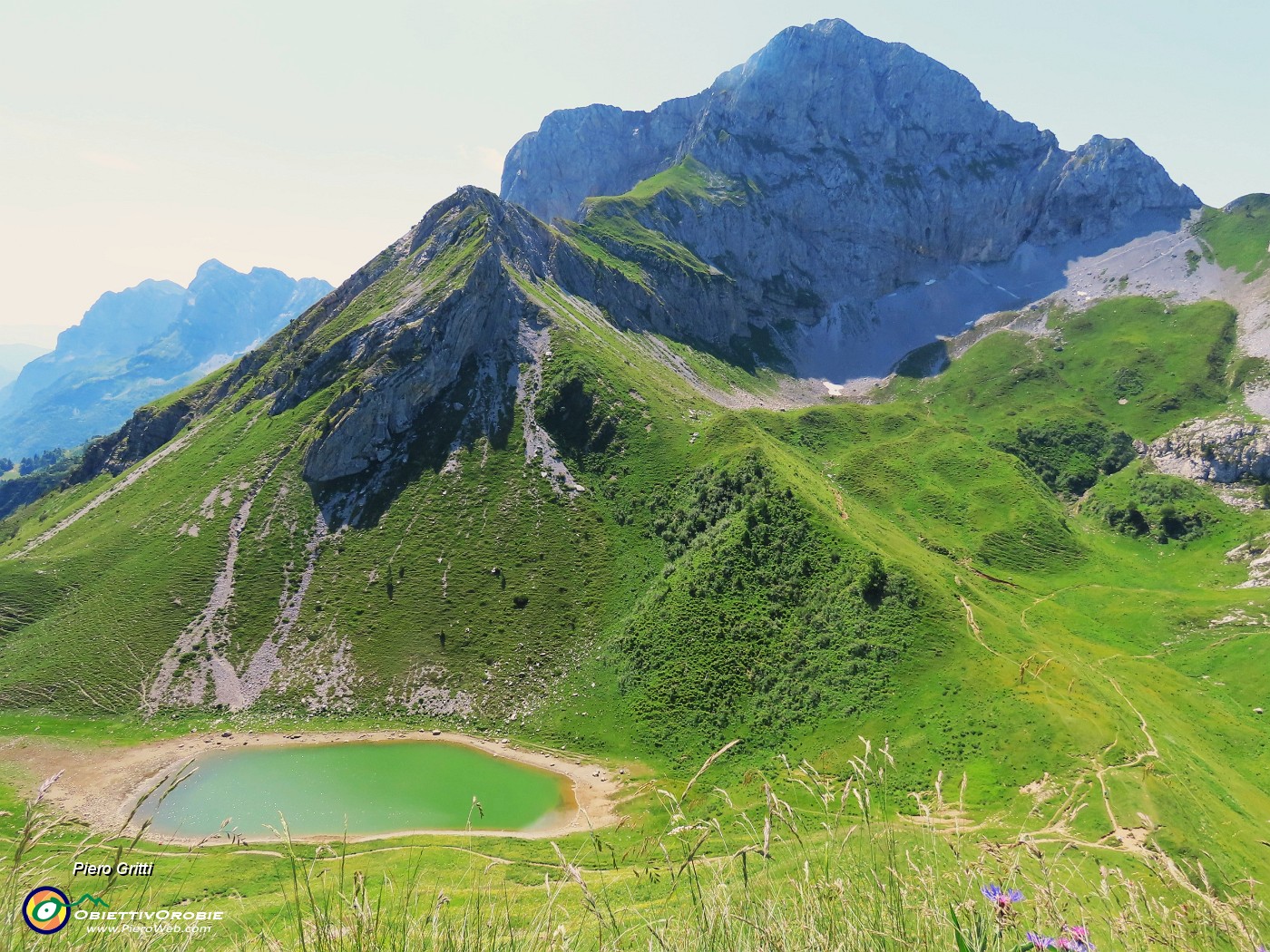 47 Bella vista su Passo e Lago Branchino con Corna Piana.JPG